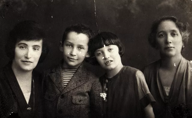 Ferenc Sandor, his mother Julia Sandor, his sister Sara Sandor, and his grandmother Janka Rosenthal