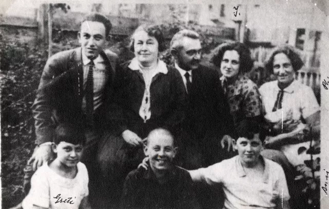 Philippine Fischer mit ihren Eltern und Geschwistern