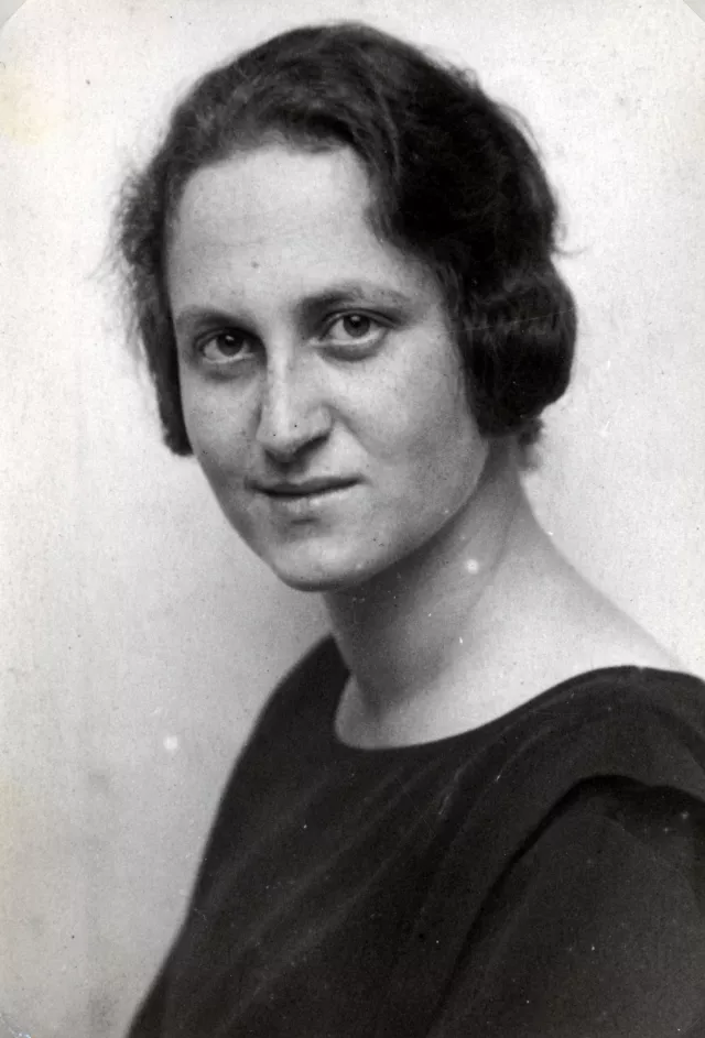 Dr. Philippine Fischer Dr. Philippine Fischer