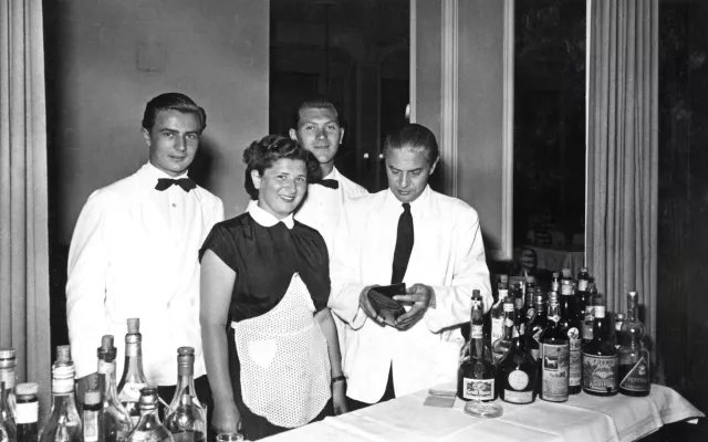 Kitty Schrott während ihrer Berufsausbildung