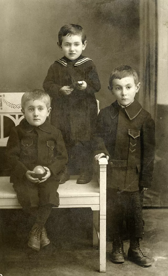 Zwi , Gershon und Elijahu Nachwalger