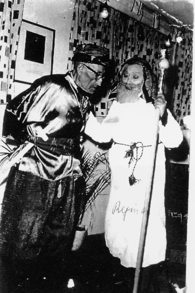 Regina Josiper in einem Theaterstück im Altersheim in Jerusalem Regina Josiper in einem Theaterstück im Altersheim in Jerusalem