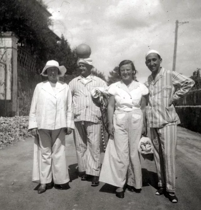 Stella Semenowsky nach ihrer Matura mit ihrer Mutter in Italien