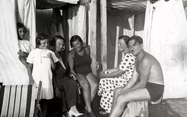 Stella Semenowsky während eines Italien Urlaubes mit ihrer Mutter und ihren Schwestern