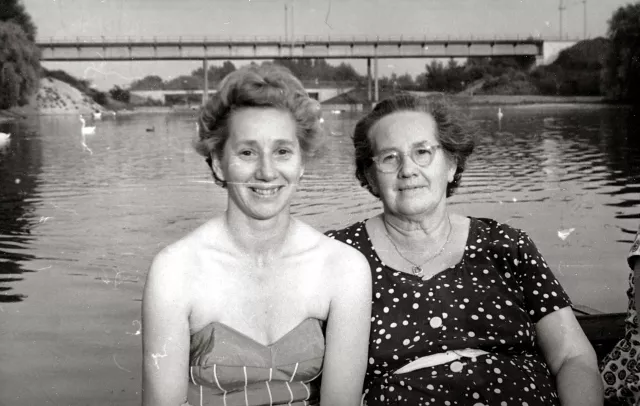 Sophie Tauber und ihre Tochter Berta Feder