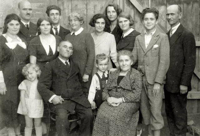 Wilhelm Steiner mit Onkel Isidor und der Familie väterlicherseits Wilhelm Steiner mit Onkel Isidor und der Familie väterlicherseits