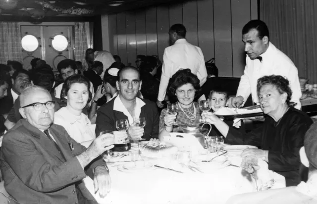 Leo und Shoshana Luster auf dem Weg in die USA