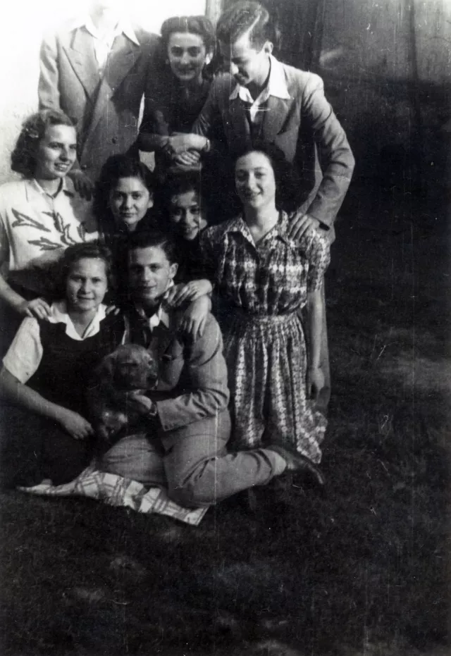 Rachelle Muzicant mit ihren Freunden