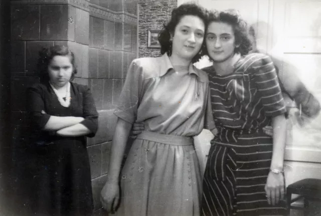 Rachelle Muzicant mit ihrer Freundin Sambila Manoach