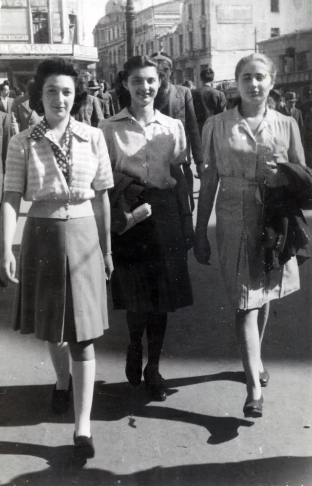 Rachelle Muzikant mit ihrer Schwägerin Rosika und ihrer Freundin Ruth