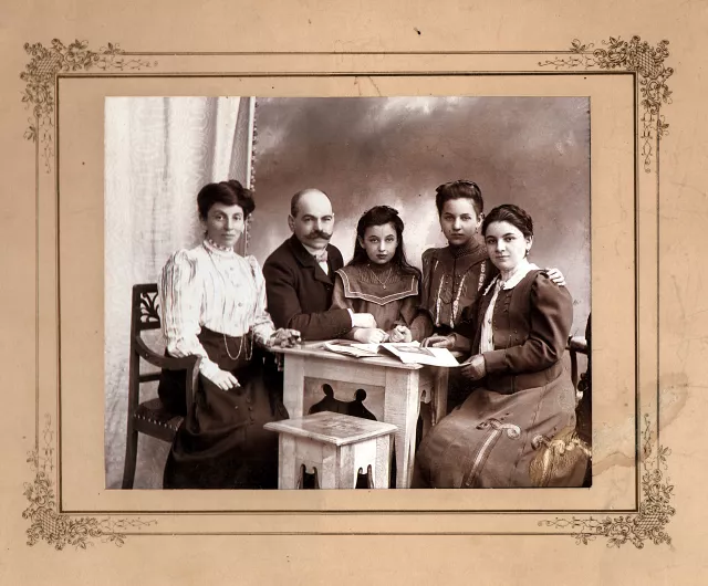 Kati Andai's maternal family Kati Andai's maternal family