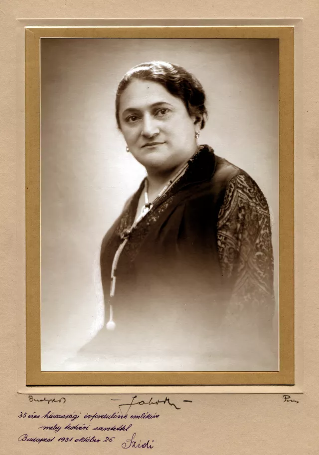 Szidonia Erdos Szidonia Erdos