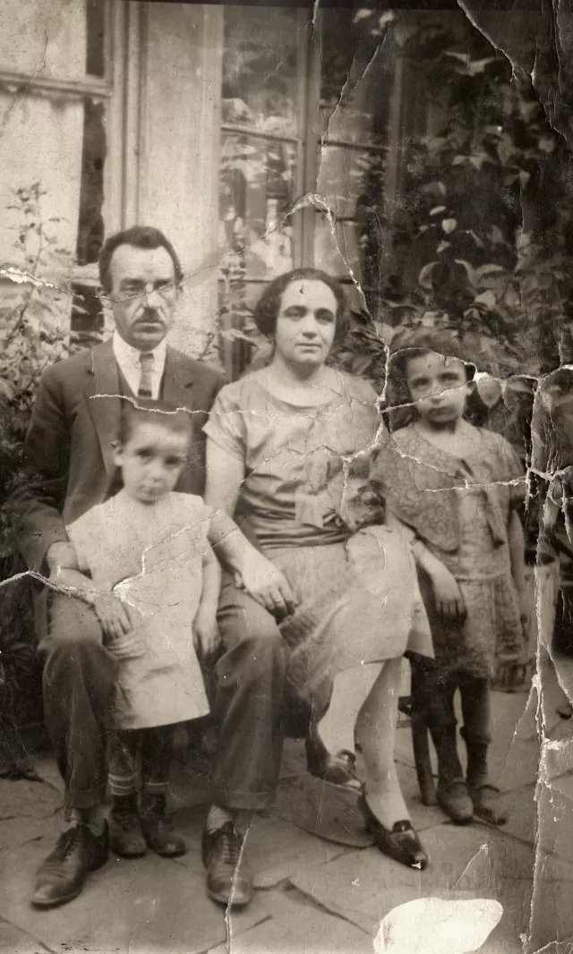 Moritz Assa's family