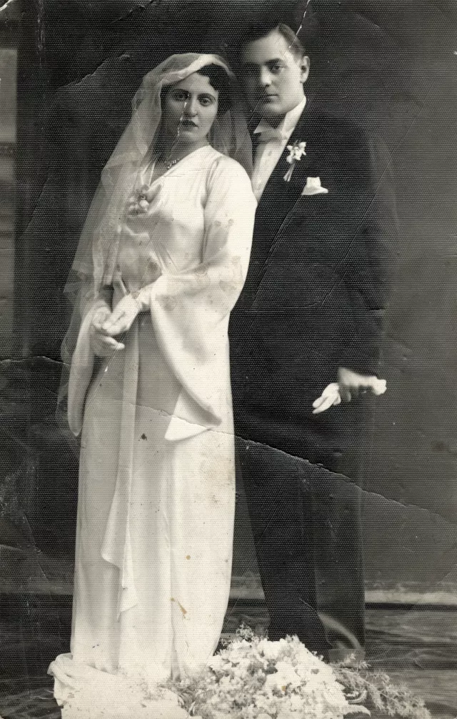 Wedding photo of Rebeca Assa's cousin Shelly