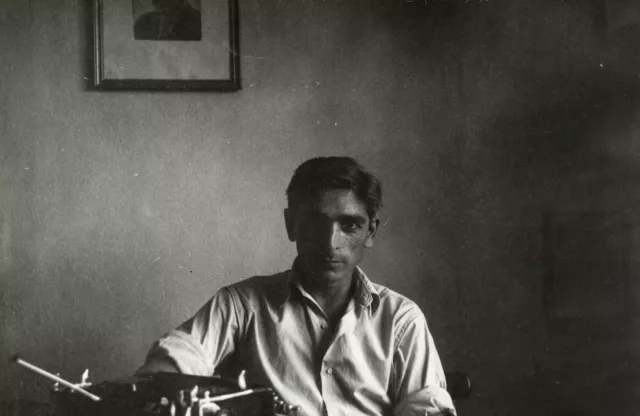 David Levi as a detective at the Ministry of Internal Affairs