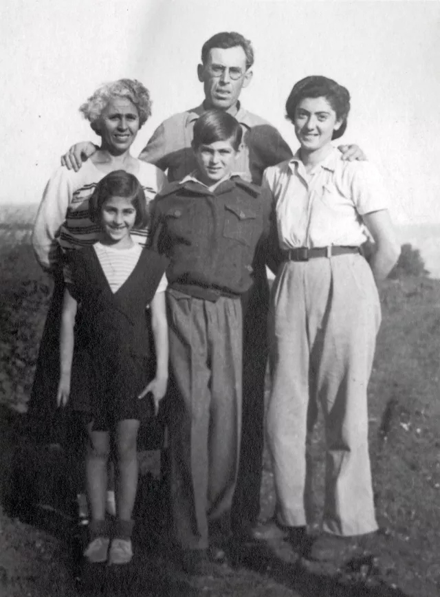 The family of Marco Aroyo