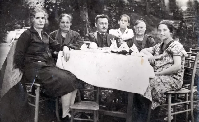 Vergina Elazar with relatives