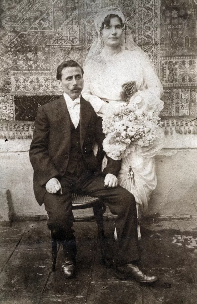 The wedding photo of Vergina and Solomon Elazar