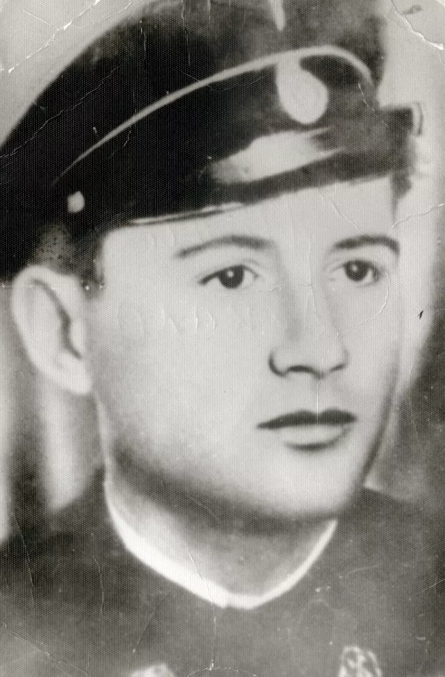 Mony Dekalo, Eshua Almalech's stepbrother as a student