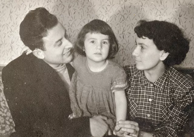 Eshua Almalech's family, expecting the second child