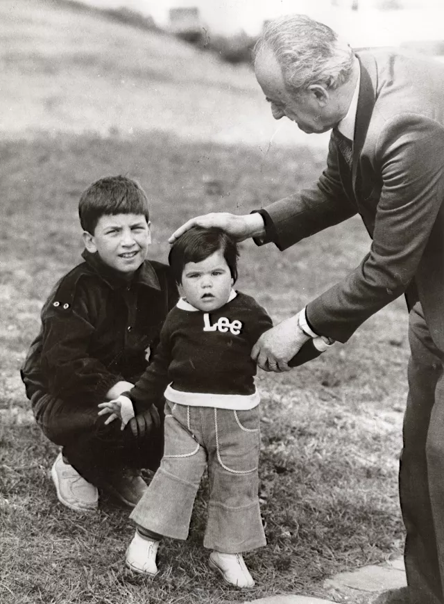 Eshua Almalech with his daughter's children David Djambazov and Irina Djambazova
