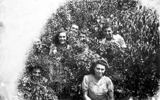 Gracia Albuhaire with friends in the Karnobat city garden