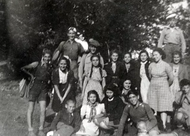 Korina Solomonova with friends