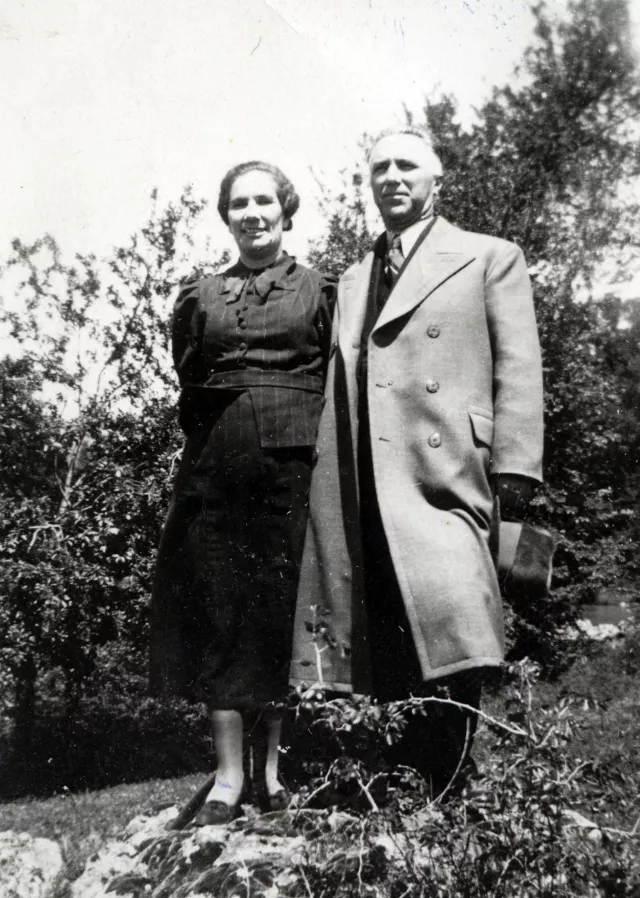 Yomtov and Rebecca Geron