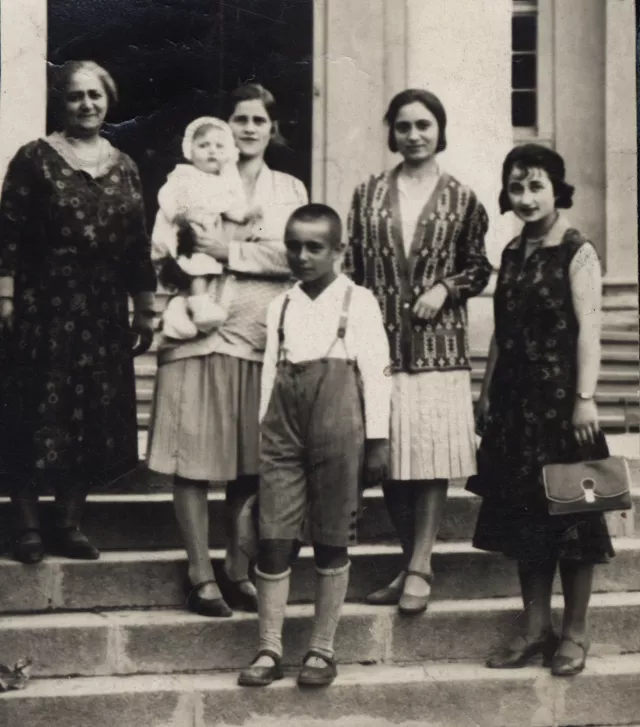 Mariika Arditi with Leontina Arditi in front of the maternity ward