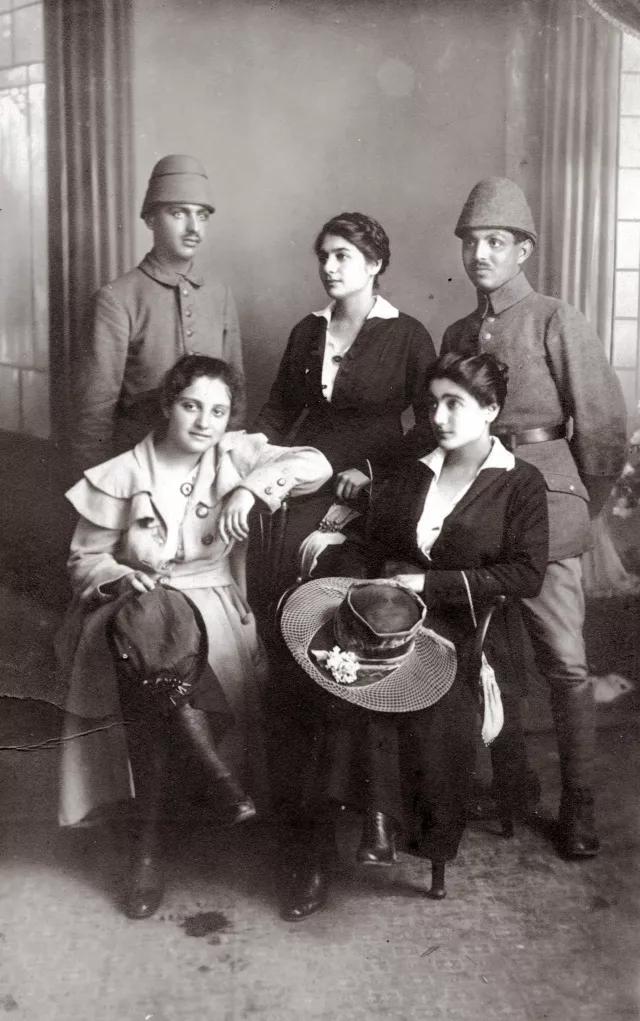 Malka Natan with her sisters Malka Natan with her sisters