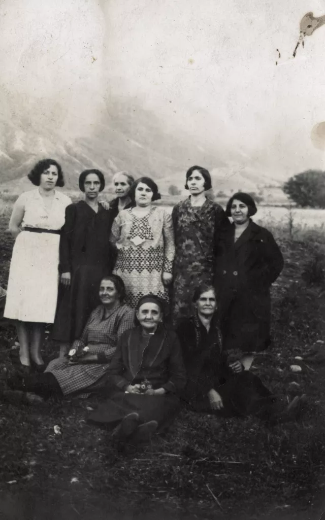 Buka Yuda Madzhar, Sara Yuda Komforti and Klara Madzhar