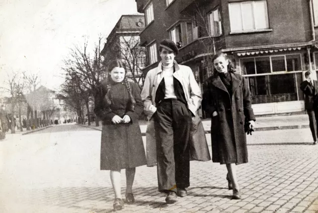 Mazal Asael with friends in Sofia