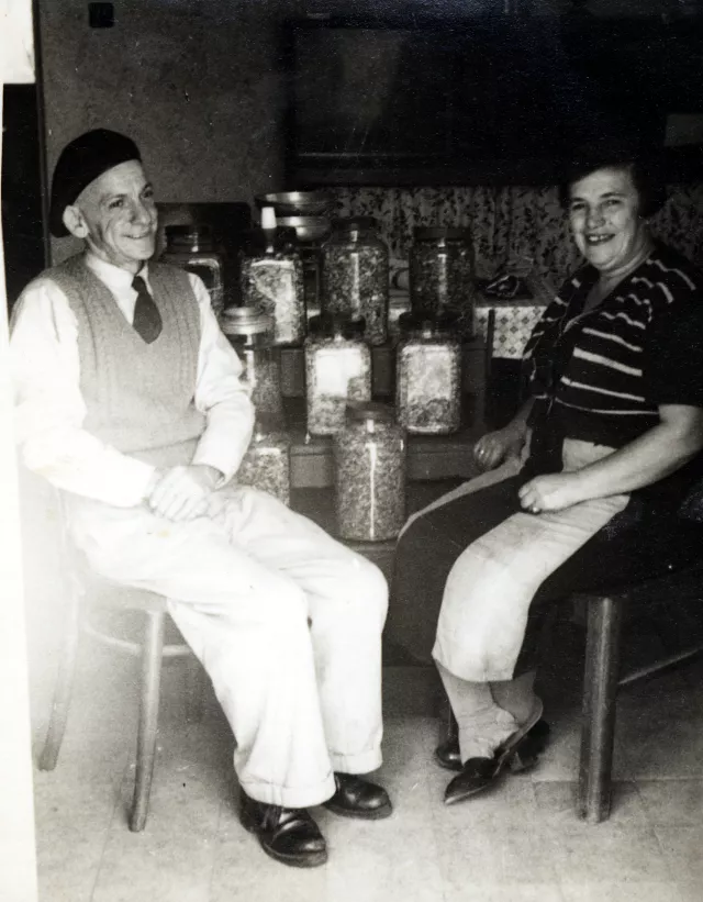 Mazal Asael's uncle Marko Beniamin and his wife Vinucha in Israel