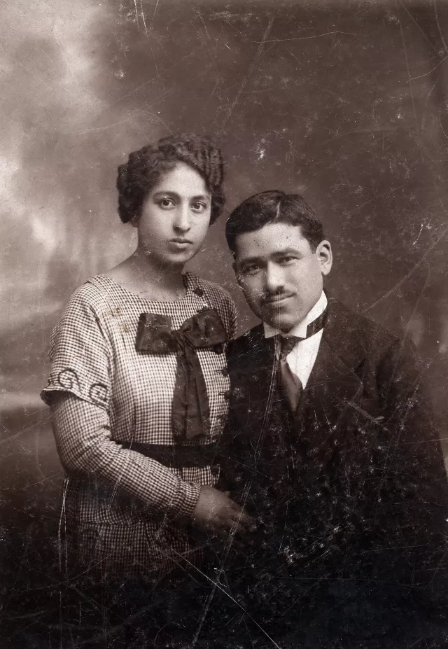 The engagement of  Sarah and Buko Pizanti