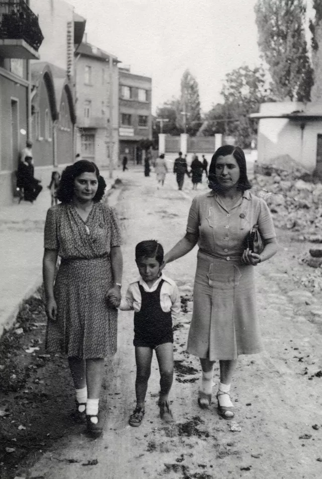 Zivi Varsano, Alex Anski, and Gizela Anski in Vratsa