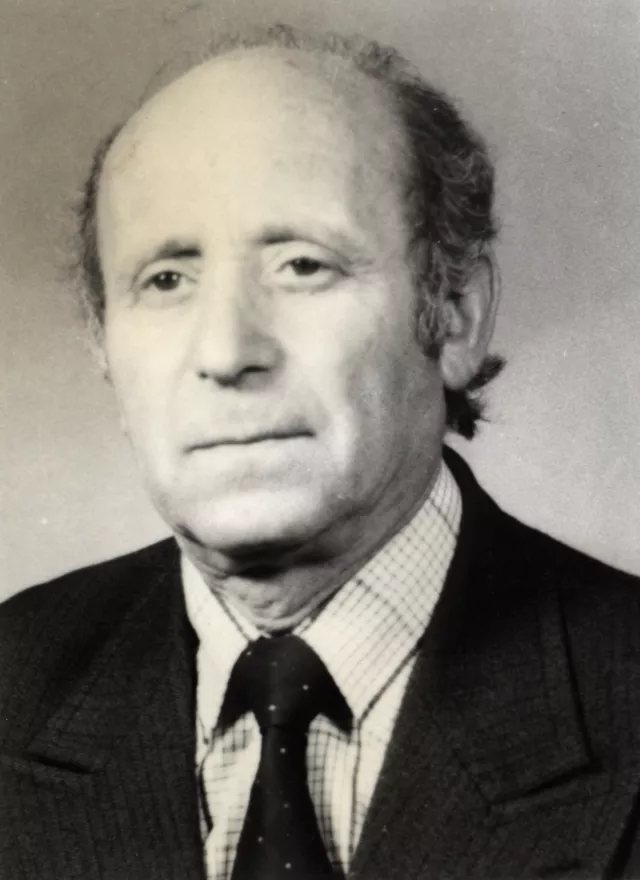 Yako Izidor Yakov as director of the Puppet Theater in Ruse