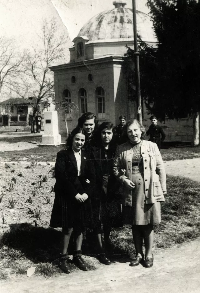 Anna Danon with her friends