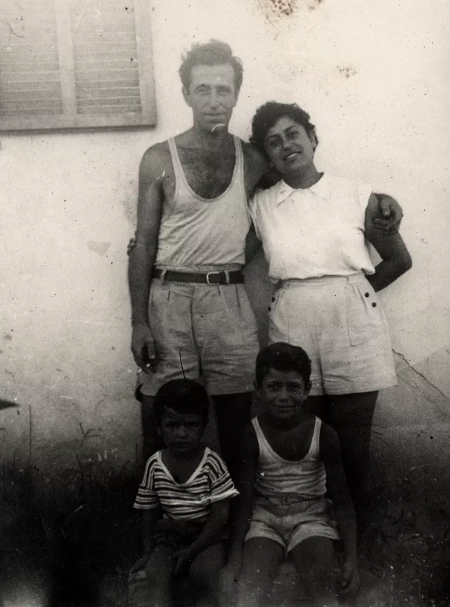 Anna Danon's cousin Sara with her family