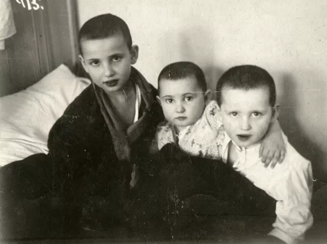 Lilia Korolik, Asia Reshetnichenko and Tasia Markova Lilia Korolik, Asia Reshetnichenko and Tasia Markova
