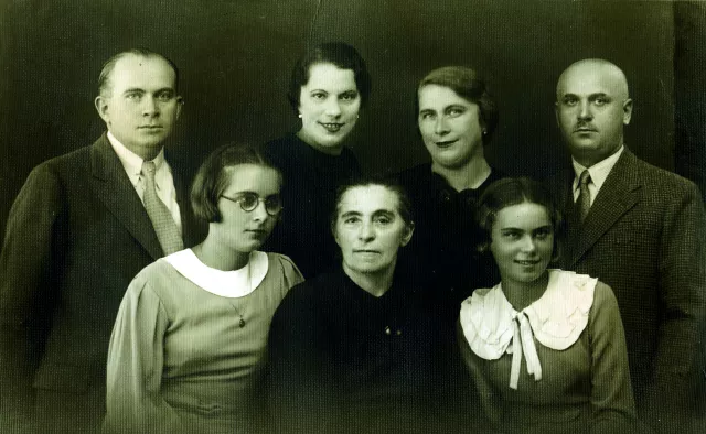 Grunvald Felix, Vera Tomanic's uncle from America