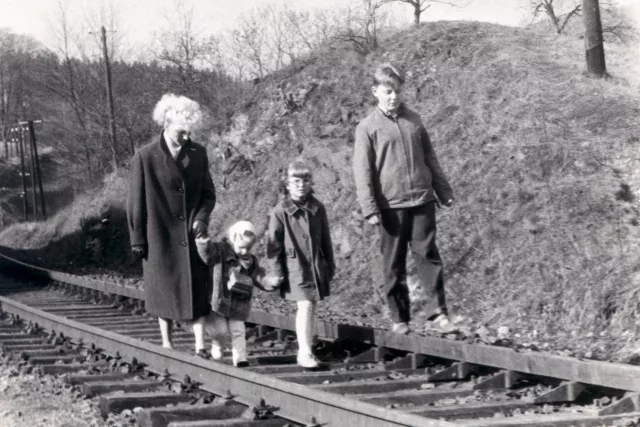 Harry Fink's first wife and their children