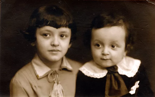 Elkhonen Saks with his sister Ite Saks