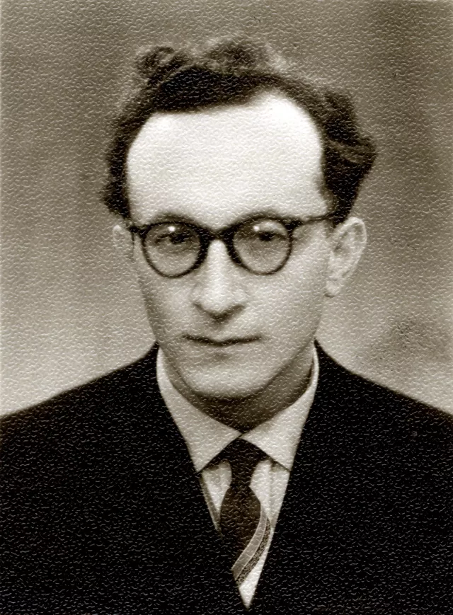 Elkhonen Saks as a student