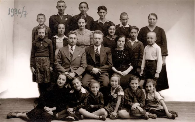 Elkhonen Saks in third grade at school