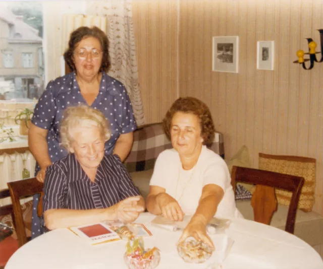 Irena Beilinson with friends