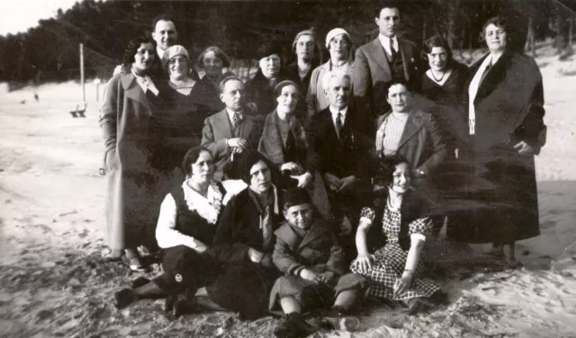 Henrich Kurizkes with his family and friends