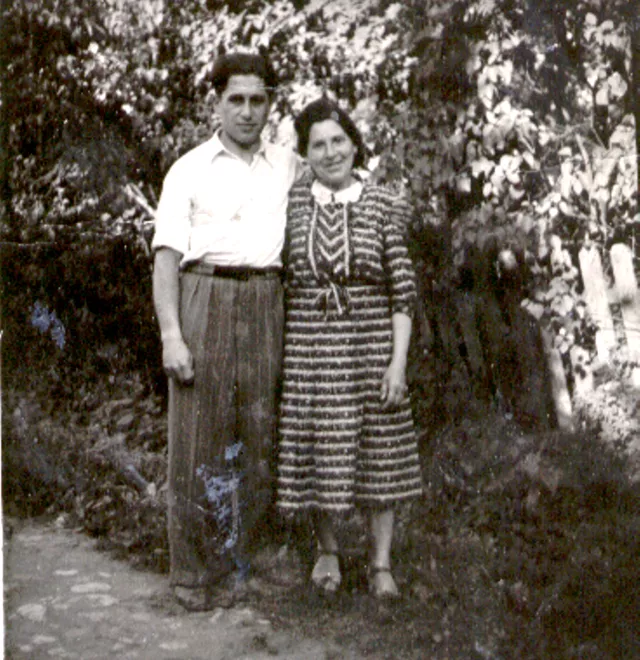 Henrich Kurizkes and his mother Revekka Kurizkes