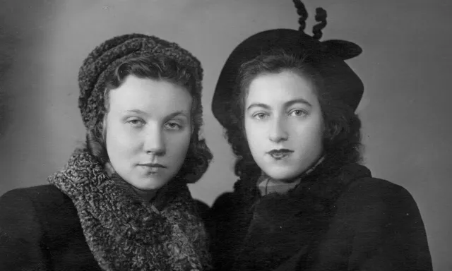 Liya Epshteyn and her school friend Ludmila Savostina