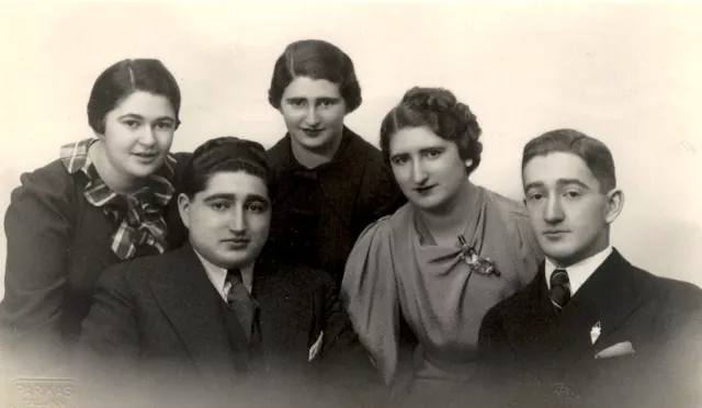 Liya Kaplan with her siblings Liya Kaplan with her siblings