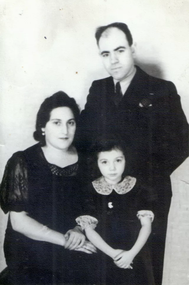 Masha Zhak with her my mother Dina Kitt and father Solomon Stumer Masha Zhak with her my mother Dina Kitt and father Solomon Stumer